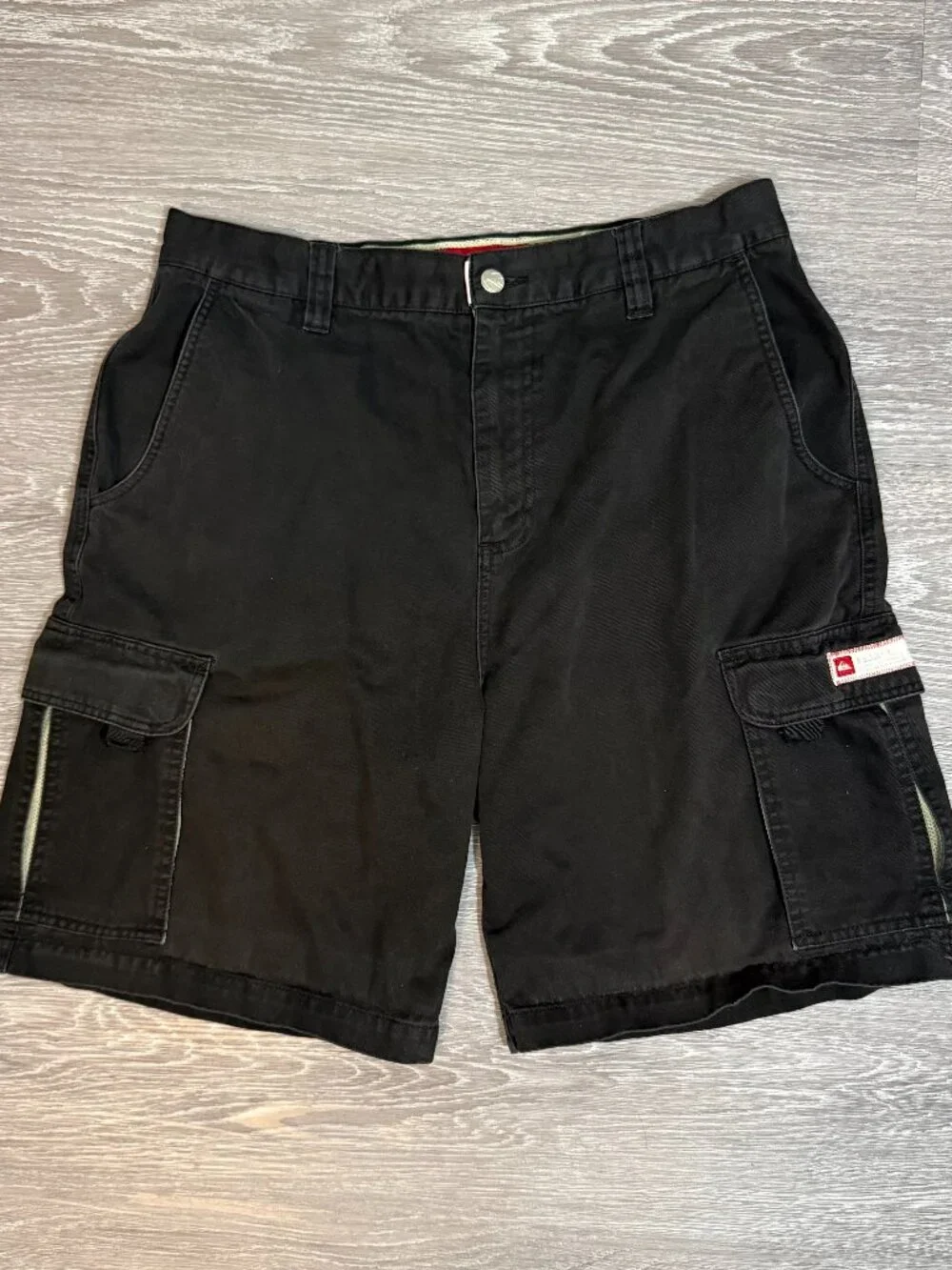 Quiksilver Men's cargo shorts, size 34, 100% Cotton!